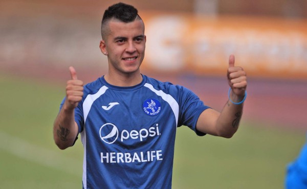 Ricky Rosales entra en negociación con Motagua