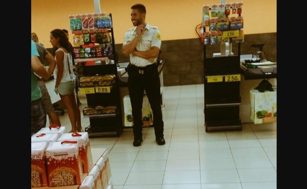 Sergio Ramos desmiente que trabaja de guardia en supermercado