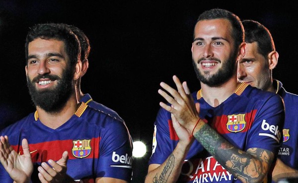 Turan y Vidal quedarán habilitados desde mañana para jugar con el Barcelona