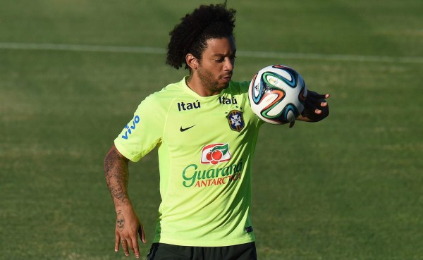 Marcelo permanece concentrado con Brasil tras muerte de su abuelo