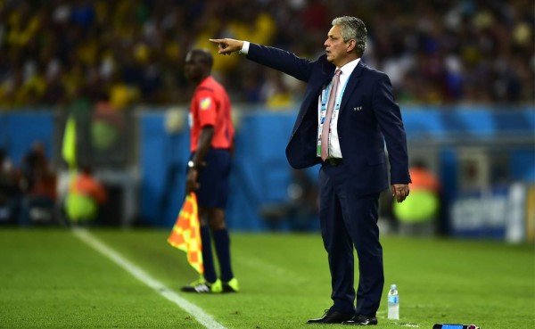 Rueda deja en suspenso su futuro en Ecuador