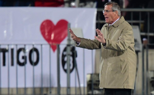 Óscar Tabárez criticó el arbitraje tras la derrota ante Chile