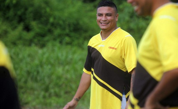 Ronald 'Cuervo' Maradiaga reaparece entrenando con Victoria