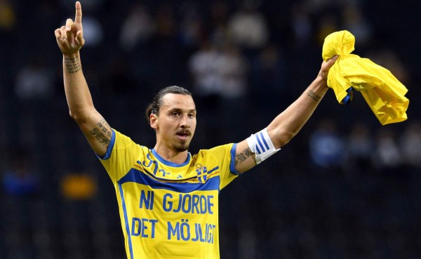 VIDEO: Ibrahimovic marca doblete y llega a 50 goles con Suecia