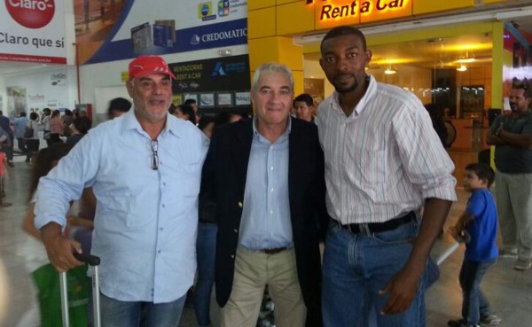 Ricardo 'Tato' Ortiz llega a Honduras para tomar el mando de Platense