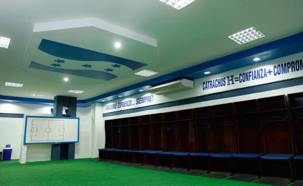 Pulen el camerino de Honduras en el estadio Olímpico previo al duelo contra México
