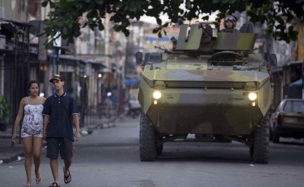 A un mes del Mundial, Río de Janeiro aumenta su seguridad