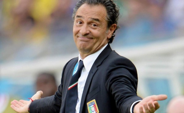 Cesare Prandelli se rinde a Costa Rica
