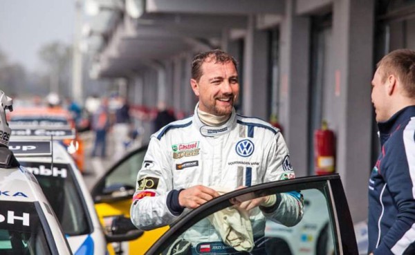 Ahora se dedica a las carreras de autos y escribió un libro donde le tira con todo a Messi, Cristiano y el Barcelona: 'Es falso y provocador'