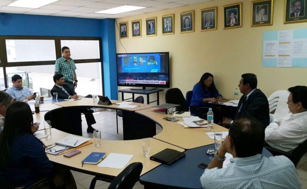 Federación de Honduras se reúne a puertas cerradas en este momento