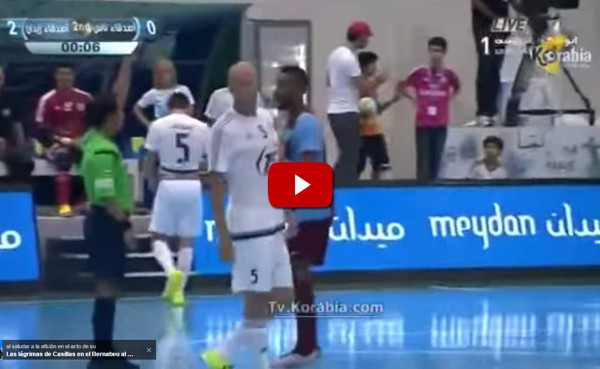 VIDEO: Jugador le pide selfie a Zidane en pleno juego