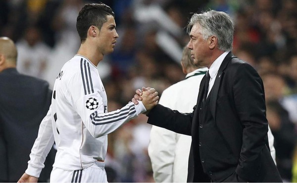 Ancelotti: 'Las dos rodillas de Cristiano están bien, no hay problemas'