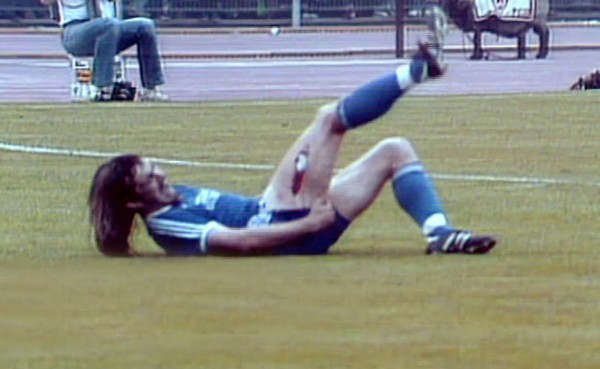 VIDEO: Ewald Lienen's, protagonista de la lesión más horrible en la historia del fútbol
