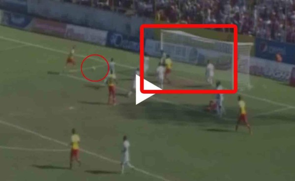 Video: Increíble gol que se falló el defensa de Olimpia, Fabio de Souza ante Platense