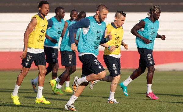 Francia ensayó a puerta cerrada su estrategia ante Honduras
