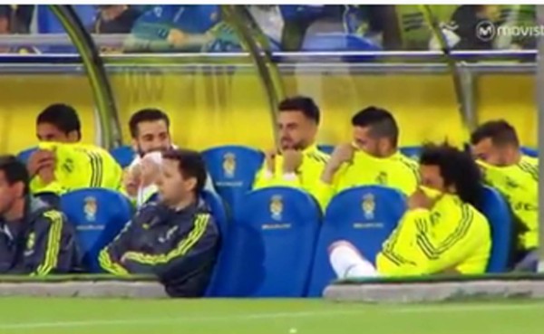 Se tiran un ventoso en la banca del Real Madrid, pero nadie sabe quién es