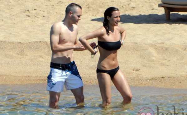 FOTOS: El 11 del Barcelona formado por novias y esposas de jugadores