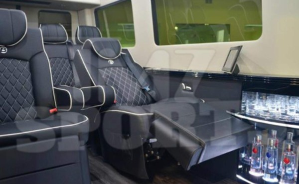 Mayweather se compró un bus del 'pecado' por 300 mil dólares