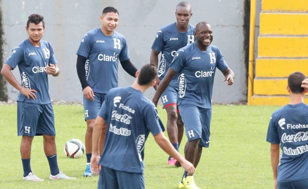 Jorge Luis Pinto ya tendría listo el 11 titular ante México