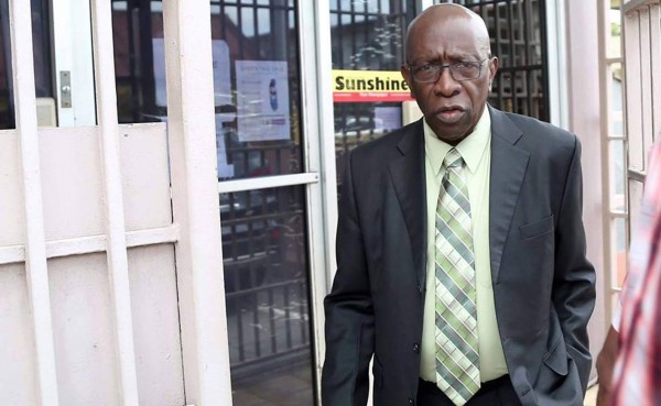 El exvicepresidente de la FIFA Jack Warner dice temer por su vida