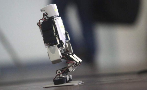 Presentan en Nicaragua robots con aspecto humanoide