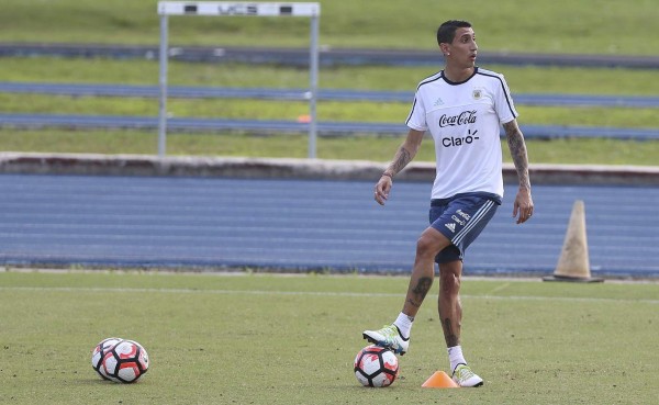 Ángel Di María sufre una sobrecarga muscular aunque evoluciona de su lesión