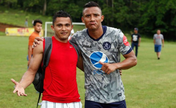 Futbolistas hondureños aprovechan vacaciones jugando en Estados Unidos