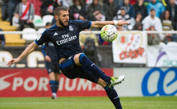 Benzema se lesiona y pone en alerta a todo Real Madrid