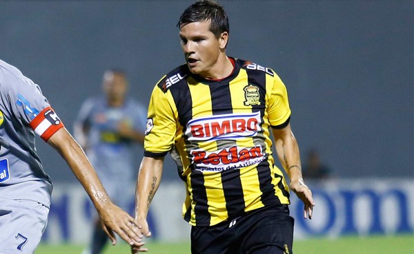 Ismael 'Chucky' Gómez queda fuera del Real España