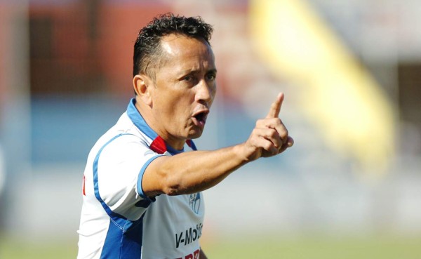 Jorge Pineda desconoce si continuará dirigiendo al Victoria