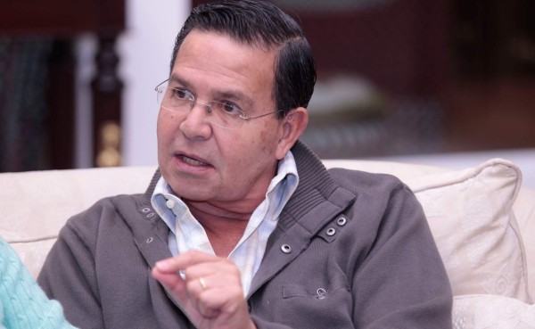 Callejas ahora anuncia que hasta el martes se reunirán