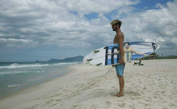 El mejor surfista argentino que sueña con ser como Lionel Messi
