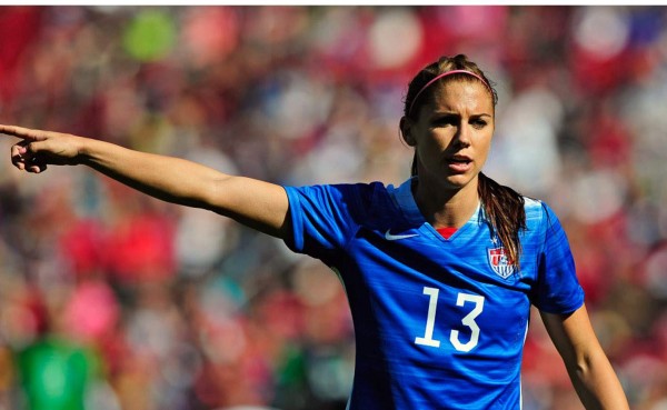 LA VIDA DE: Alex Morgan, la belleza del fútbol femenino que busca conquistar Río 2016