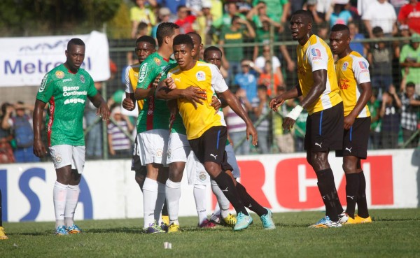 VIDEO: El poste de Bayron Méndez que pudo cambiar la historia del Clásico Nacional