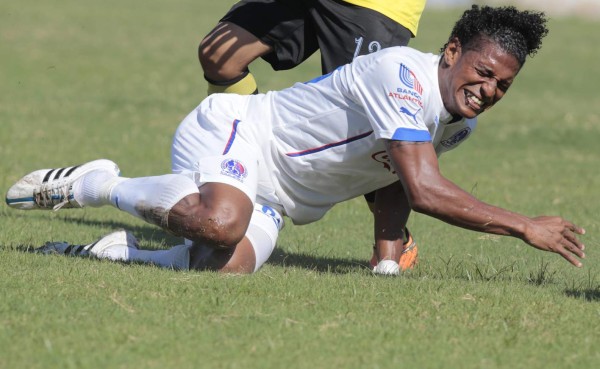 Costly, en su debut con Olimpia solo fue la asistencia y la 'costlynha'