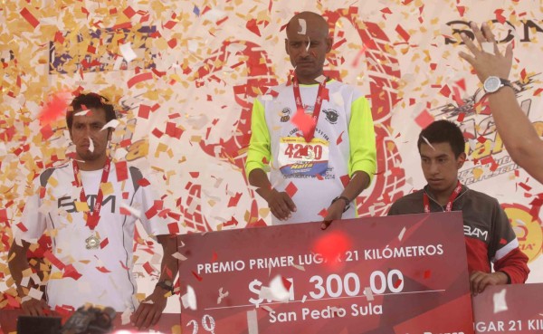 Etíope Mola, nuevo rey de la Maratón La Prensa