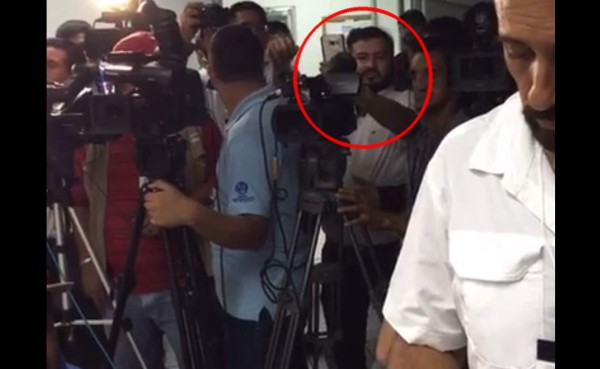Aficionado se hace pasar por periodista en rueda de prensa del Honduras-Canadá