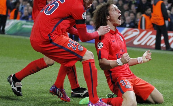 VIDEO: David Luiz festejó a todo pulmón su gol al Chelsea