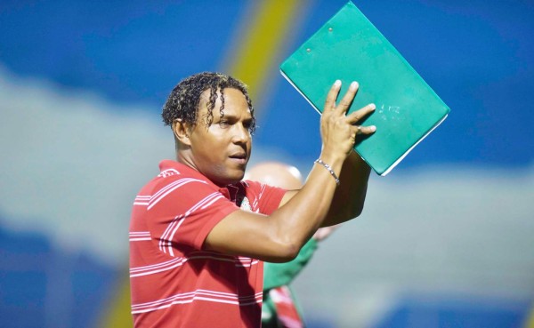 La generación del 2000 de Honduras le apunta a la dirección técnica