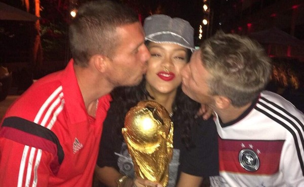 La cantante Rihanna celebró con Alemania el título Mundial