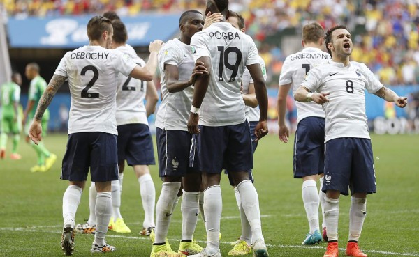 Francia vence a Nigeria y avanza a cuartos de final
