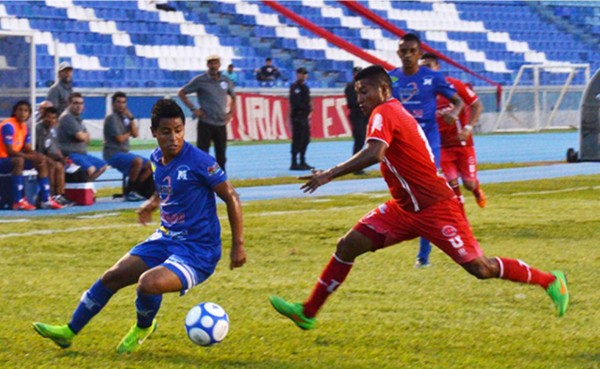 Los líderes del Clausura salvadoreño van de visita a defender invicto