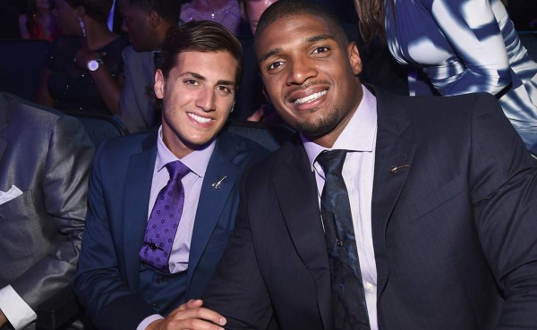 Michael Sam recibe premio de ESPN por 'servir de inspiración'