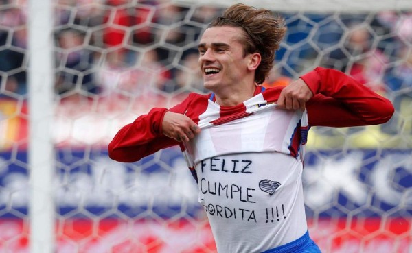 Antoine Griezmann reacciona en Twitter tras multa por exhibir homenaje a su pareja