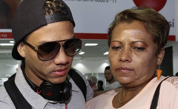 Mamá de Peralta: 'Me gustaría que Elis y Costly le dedicaran un gol a Arnold'
