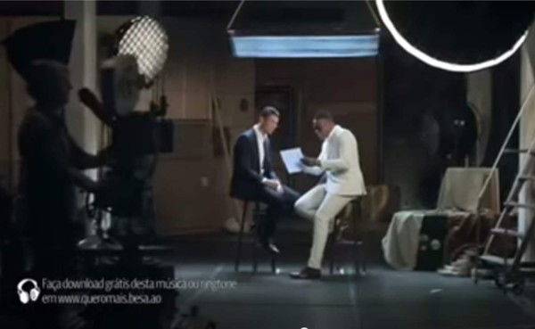 VIDEO: Cristiano Ronaldo se prueba ¡cantando!