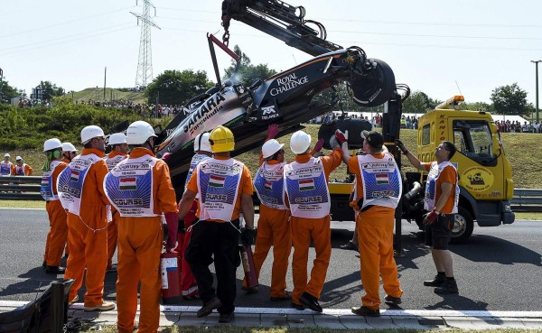 VIDEO: Mexicano Checo Pérez sufre accidente previo al GP de Hungría