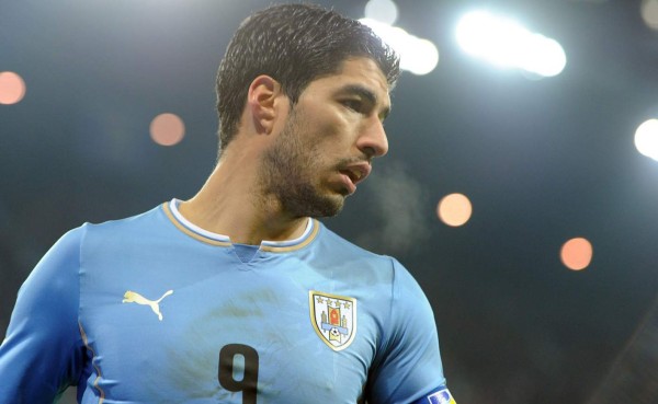 Mantienen sanción a Luis Suárez pero podrá entrenar con el Barcelona