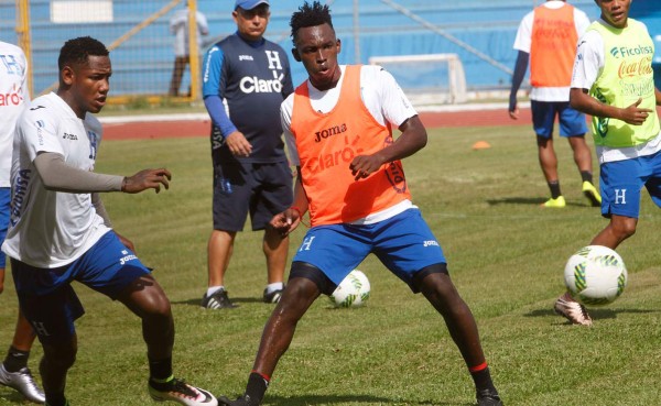 Alberth Elis: 'Esperamos que Costly arregle sus problemas con el profesor Pinto'