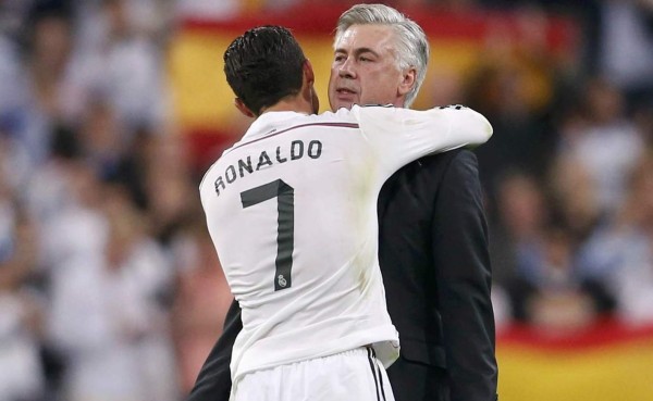 Carlo Ancelotti: 'No tengo más palabras para él, ¡Felicidades Cristiano!'.